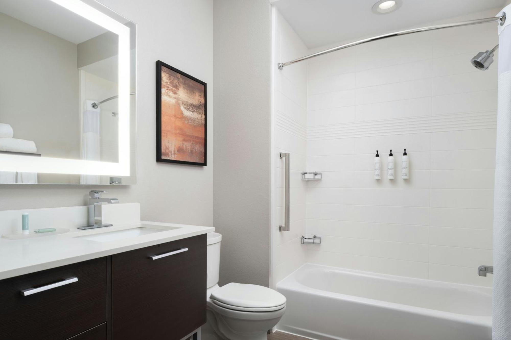 Towneplace Suites By Marriott Houston Hobby Airport Exterior photo